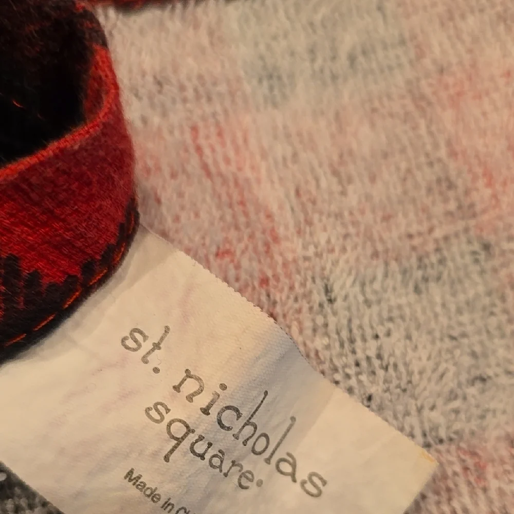 St. Nicholas Square festive towel